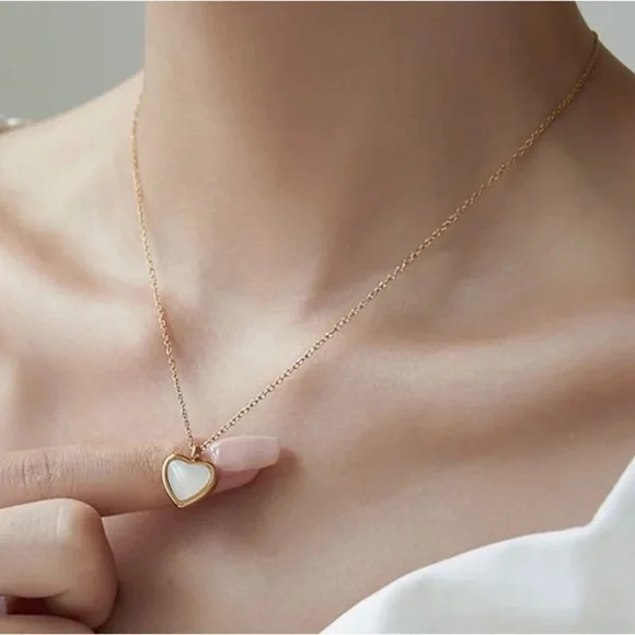 18k Gold Plated Natural Stone Heart Pendant Necklace - Picture 6 of 7